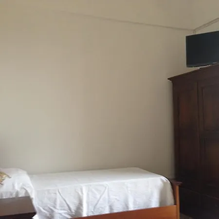 100 Craste Bed & Breakfast 2*