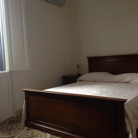 100 Craste Bed & Breakfast 2*