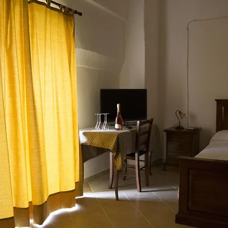 100 Craste Bed & Breakfast 2*