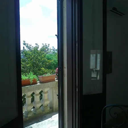 100 Craste לינה וארוחת בוקר