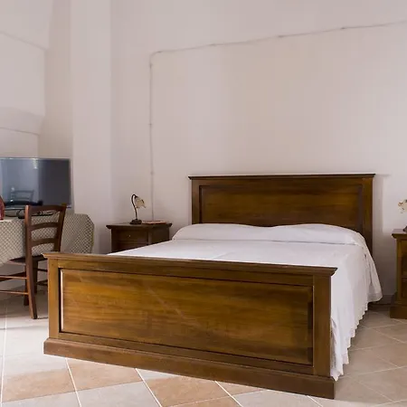 100 Craste Bed & Breakfast Ugento